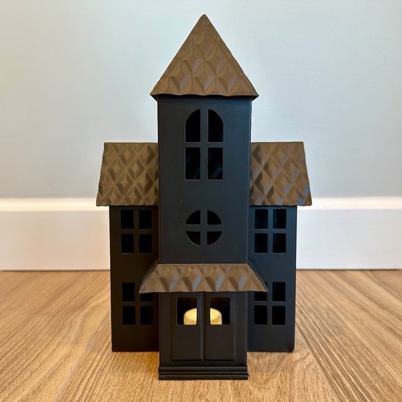 Lit Metal Haunted Mansion Halloween Metal House - Hyde & EEK! - Picture 2 of 13